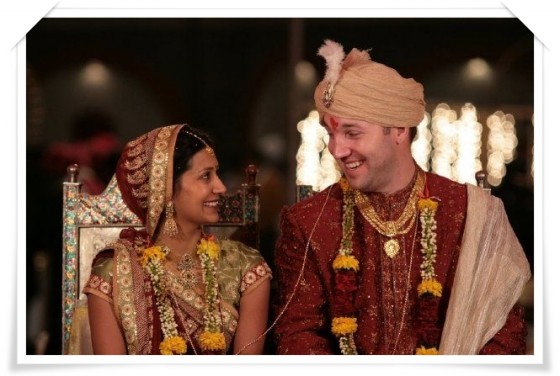 Manali and Terry Indian Wedding border_us-wedding