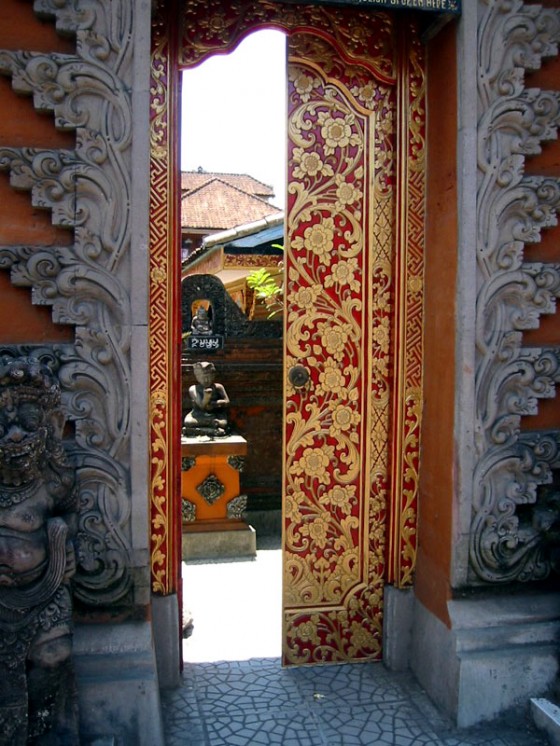 Sanias House Door