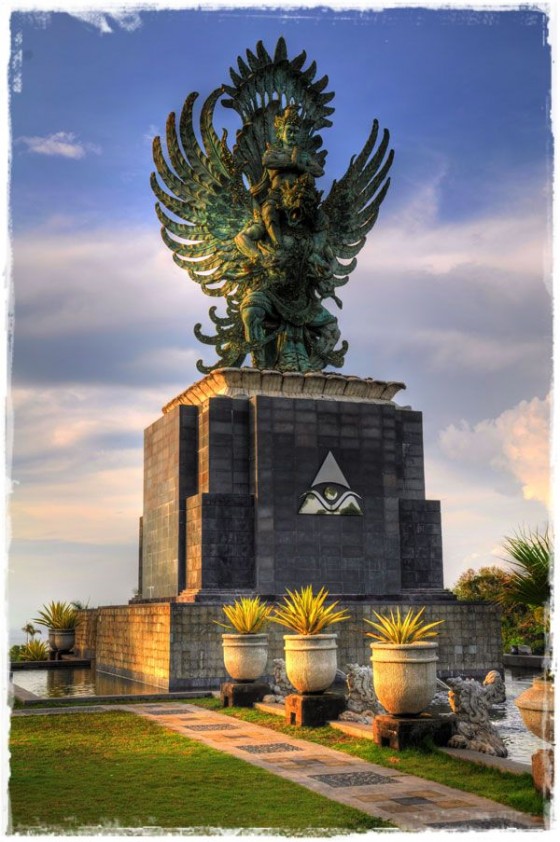 Kuta Beach Public Roadway Statue