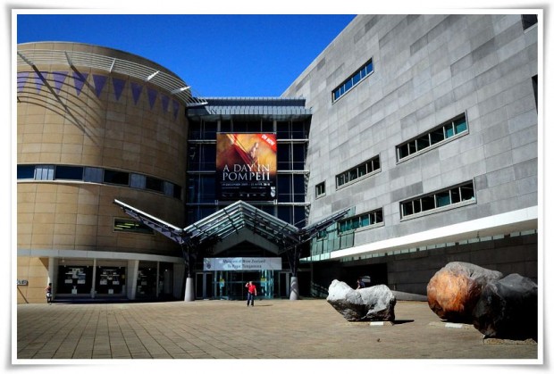Wellington | New Zealand :: The Windy Capital City 