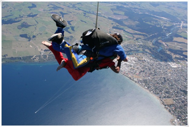 Manali Skydiving - Lake Taupo, New Zealand Lake Taupo | New Zealand :: Skydiving Is For Tourists Too!
