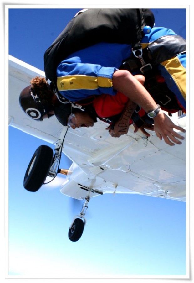 Manali Skydiving - Lake Taupo, New Zealand Lake Taupo | New Zealand :: Skydiving Is For Tourists Too!